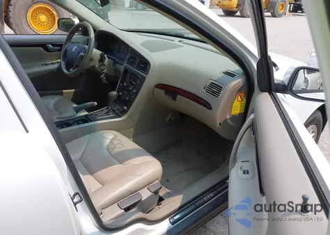 2004 Volvo V70 z USA, uszkodzony, nr VIN YV1SW64A242432672